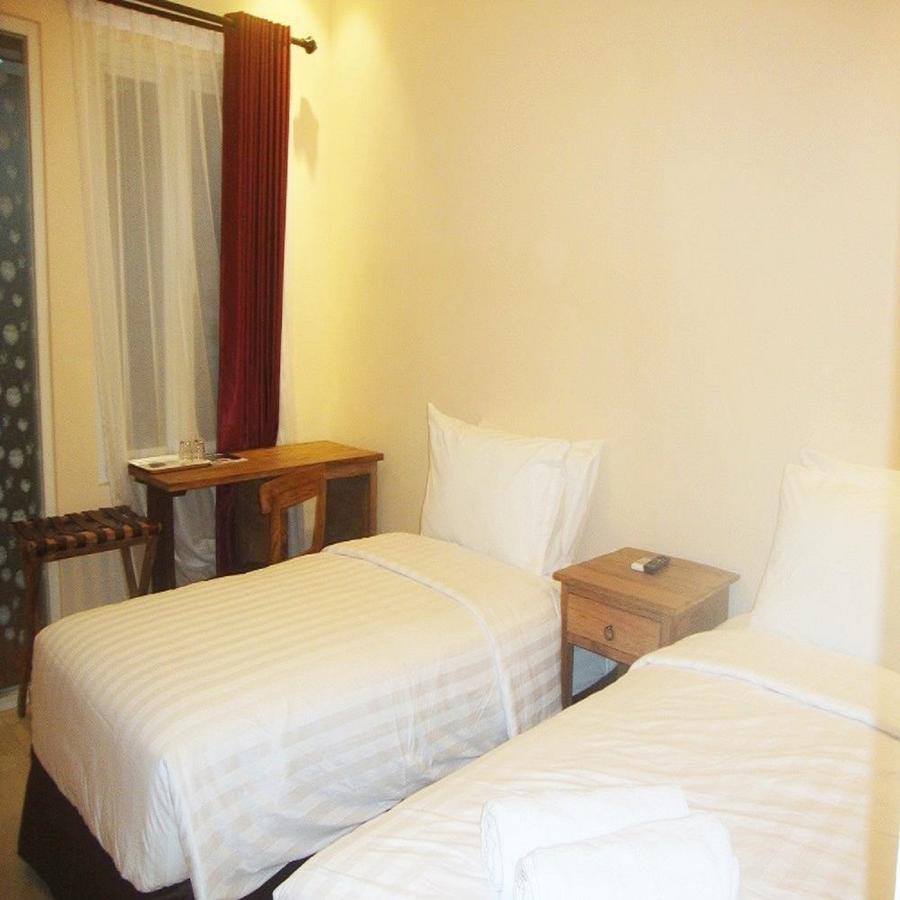 Front One Boutique Baluran Malang Hotel Eksteriør billede