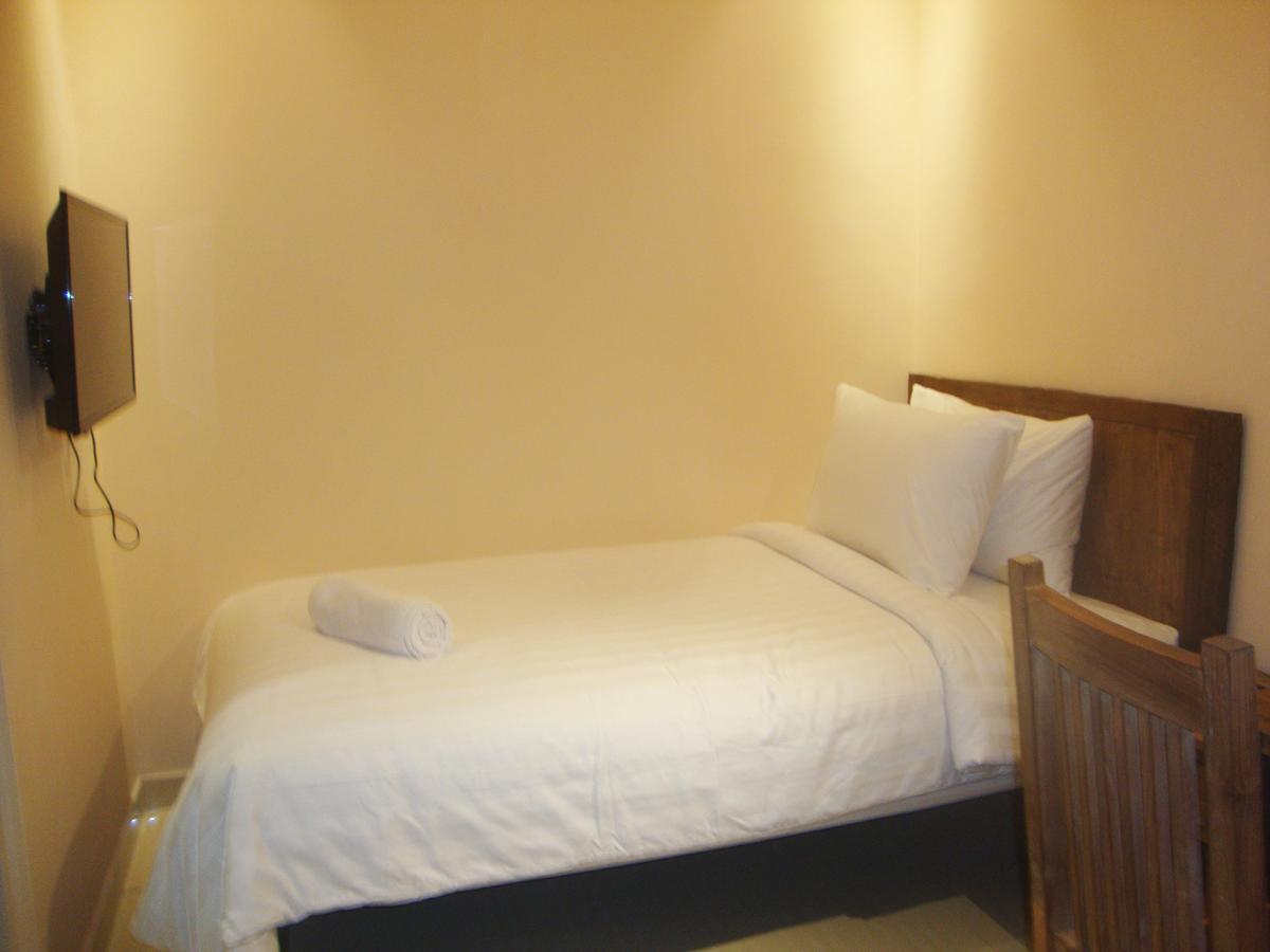 Front One Boutique Baluran Malang Hotel Eksteriør billede