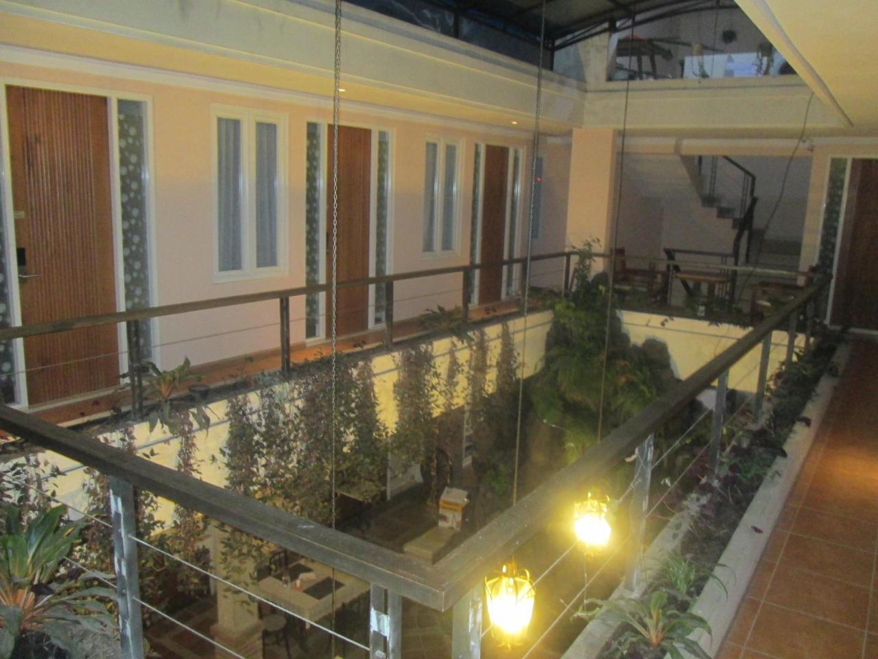 Front One Boutique Baluran Malang Hotel Eksteriør billede