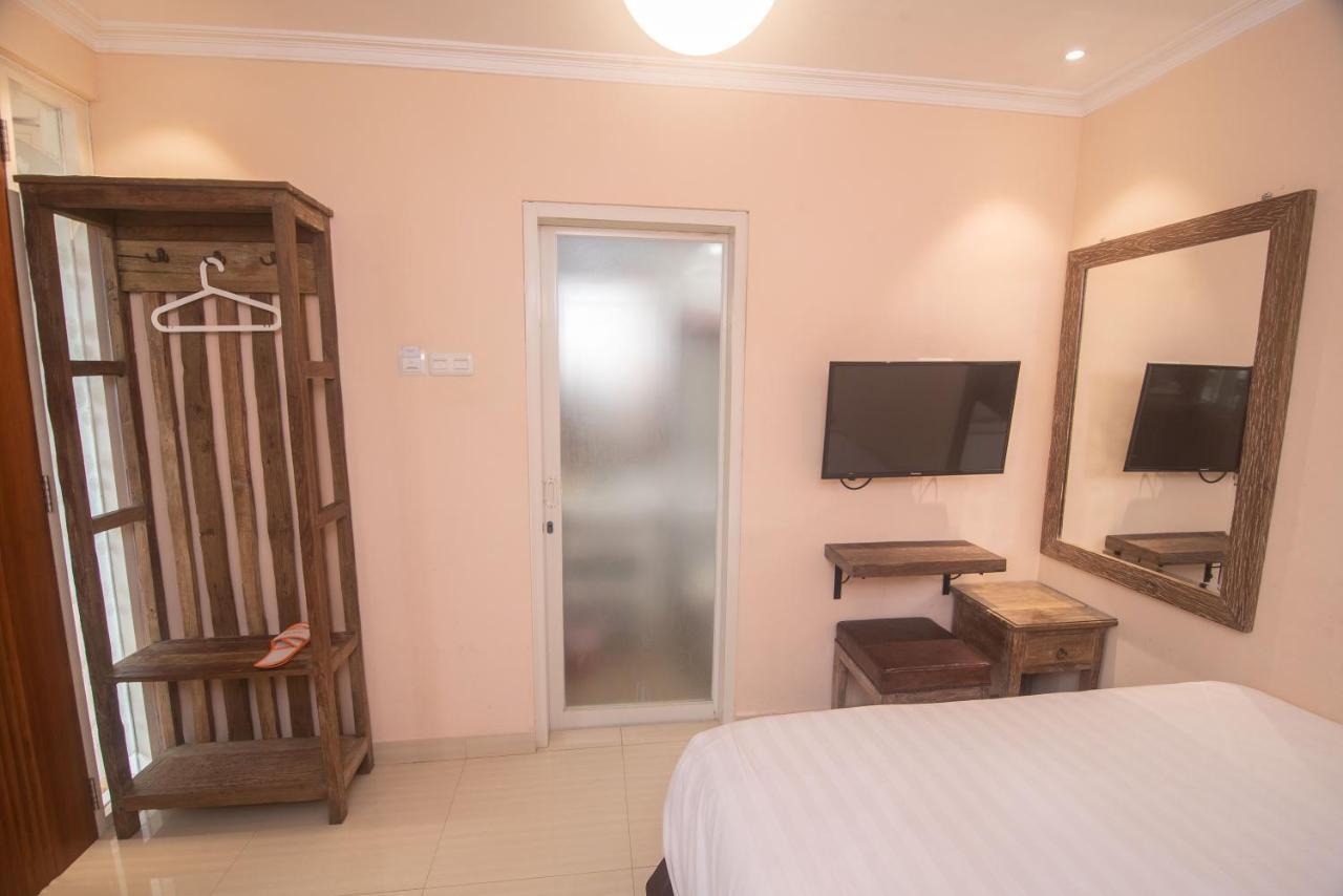 Front One Boutique Baluran Malang Hotel Eksteriør billede