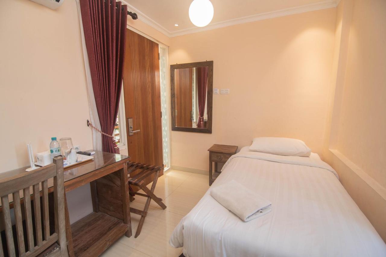 Front One Boutique Baluran Malang Hotel Eksteriør billede