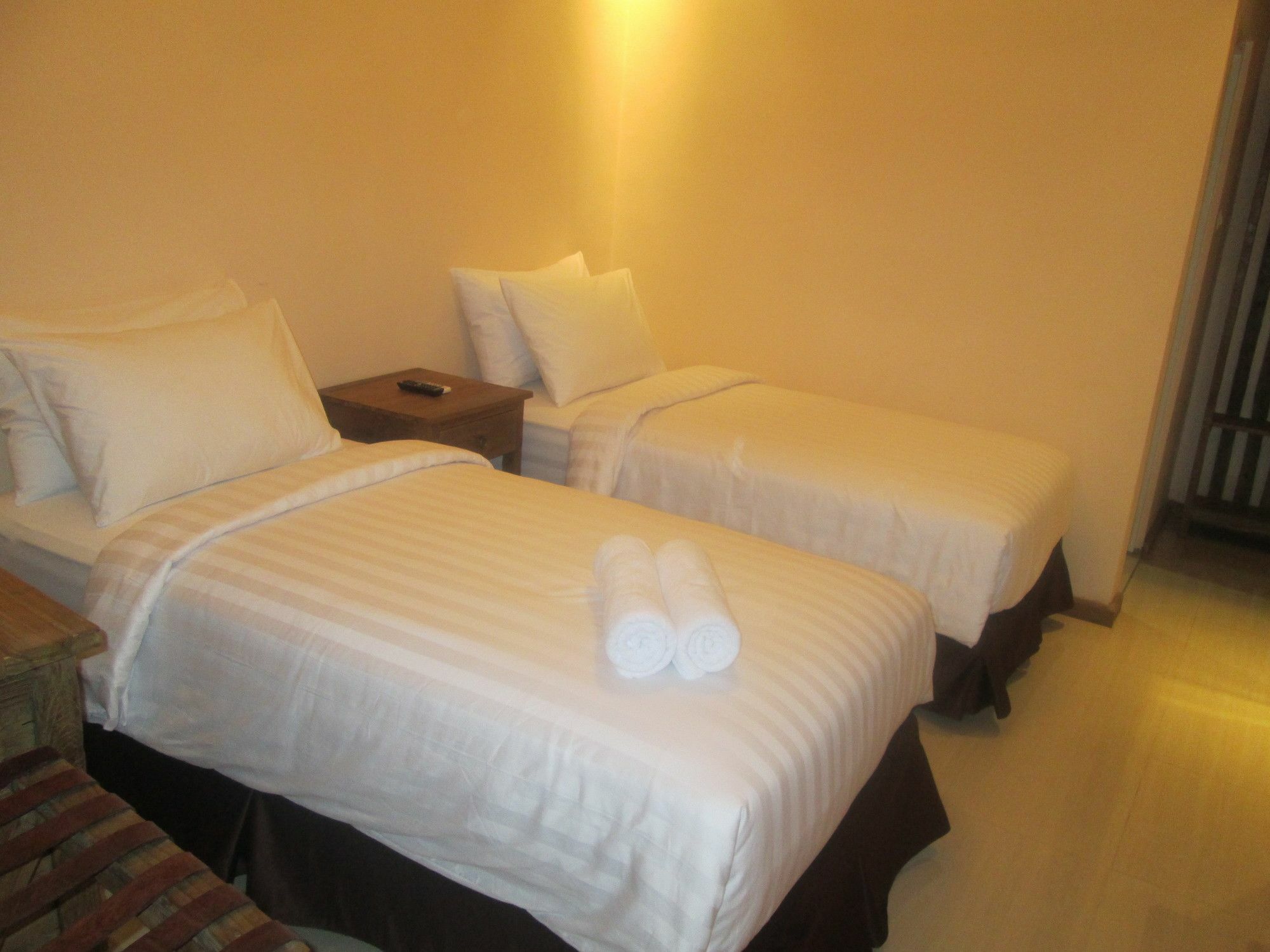 Front One Boutique Baluran Malang Hotel Eksteriør billede