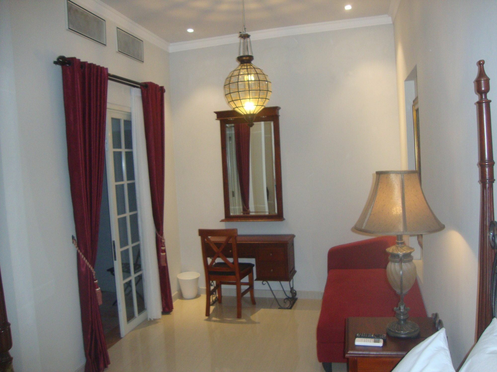 Front One Boutique Baluran Malang Hotel Eksteriør billede